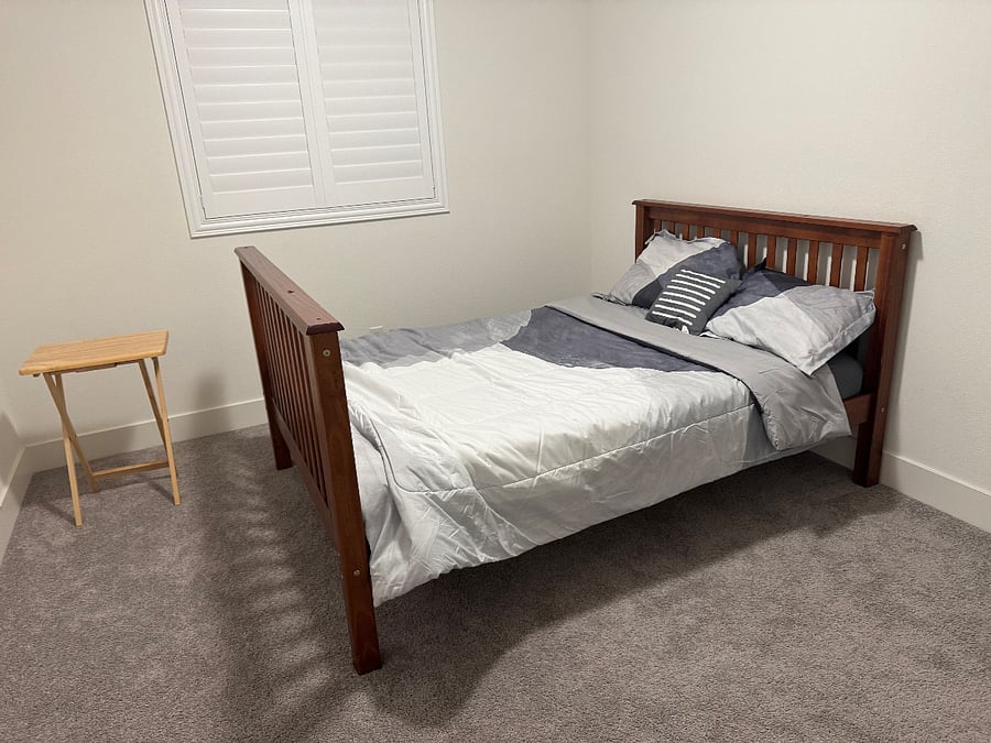 Full size bed