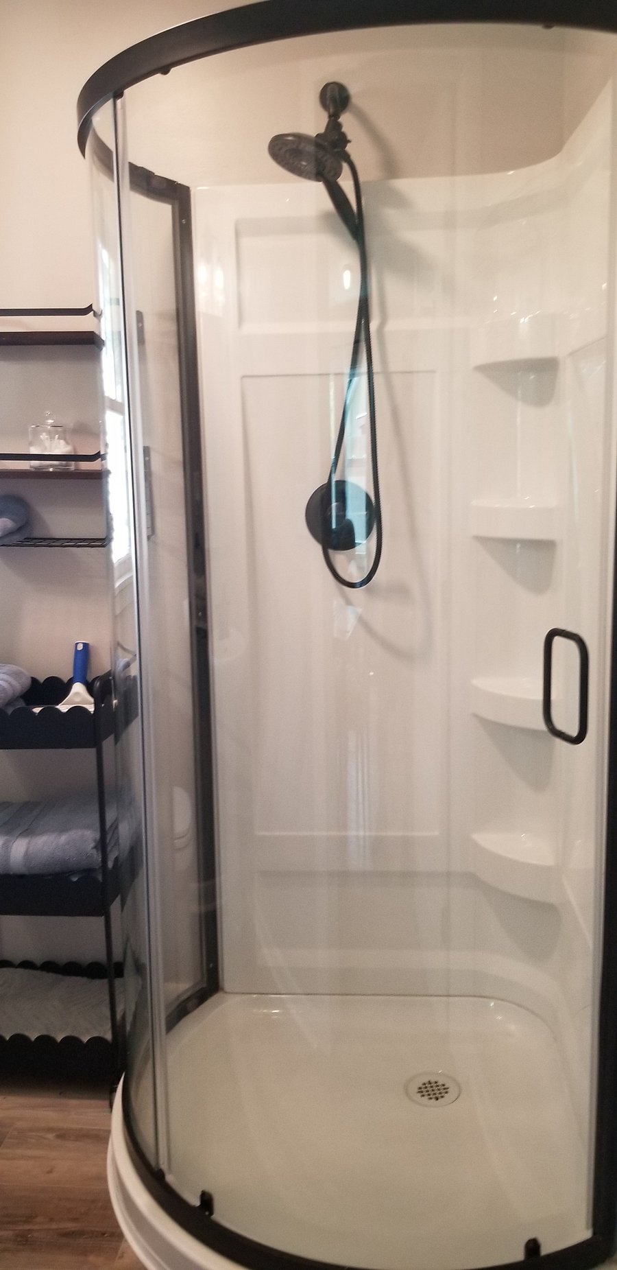 Cottage walk-in Shower