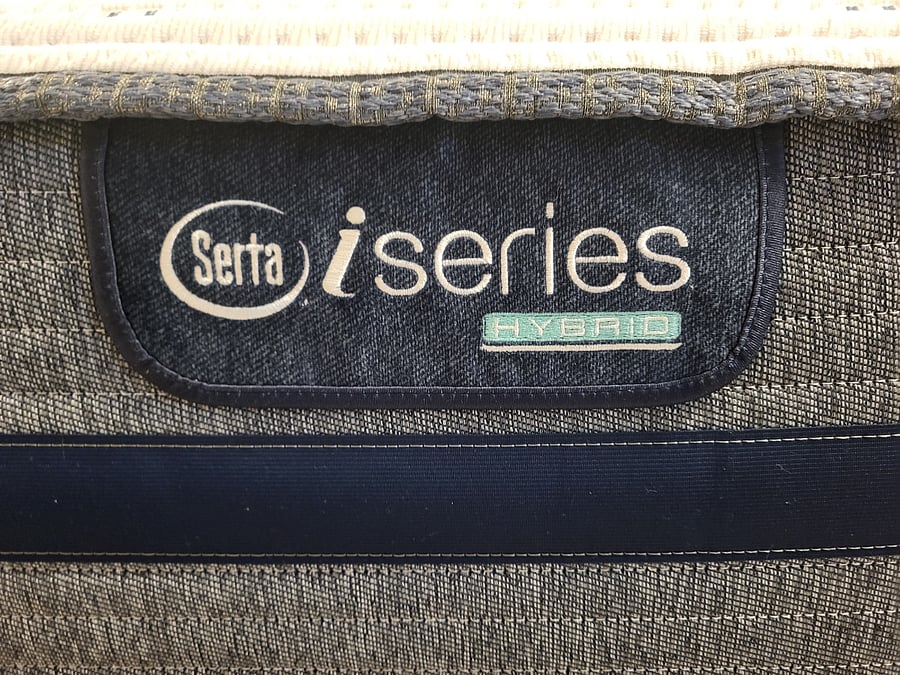 Main bedroom mattress is a Serta I series.