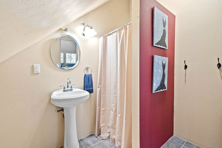 3/4 Bathroom