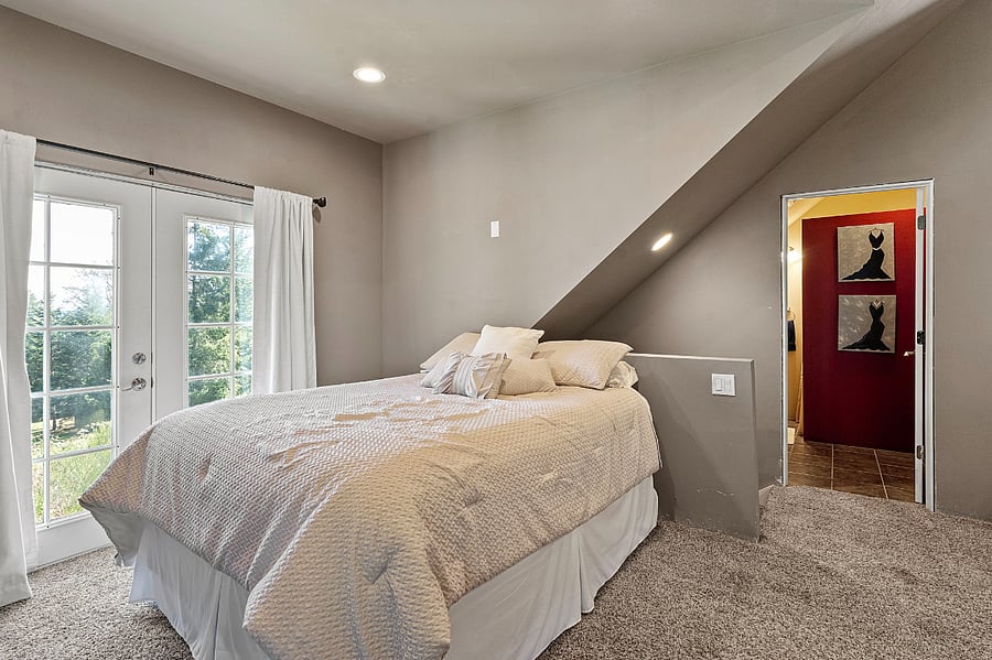 Queen Bed