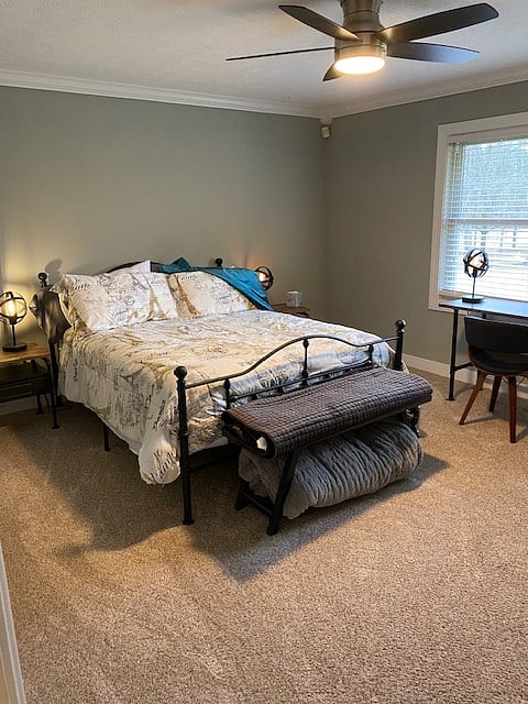 2nd bedroom - queen size bed