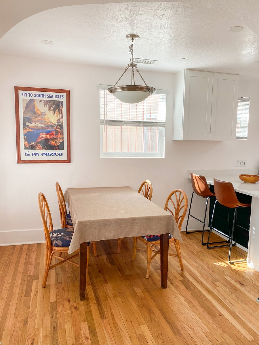 Dining room.