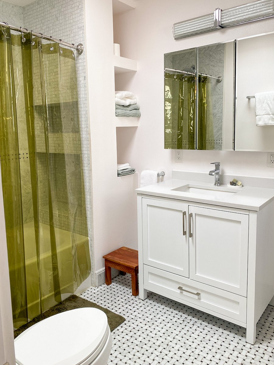 Bathroom - soft closing cabinets, even medicine cabinet doors and toilet are soft closing.