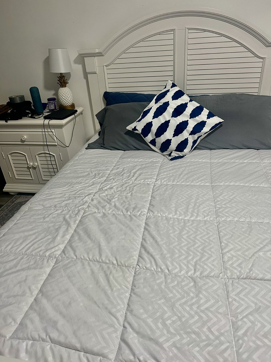 Comfortable queen size bed