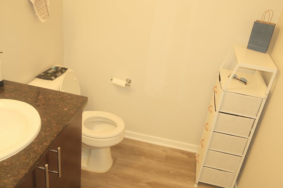 1/2 bath inside bedroom