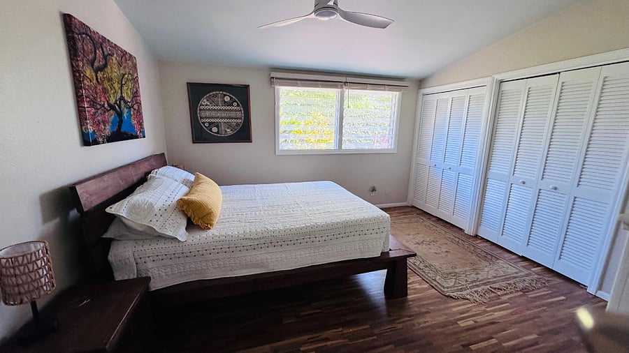 queen bedroom