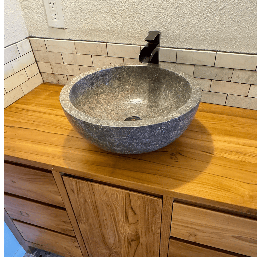 ensuite bathroom 2