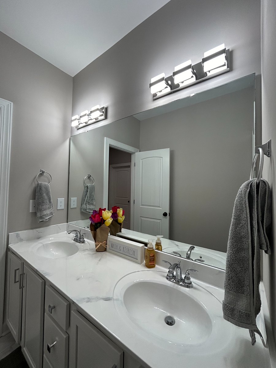 Shared room double vanity