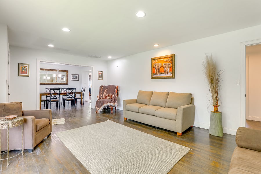 Living & Dinning Rm . . .