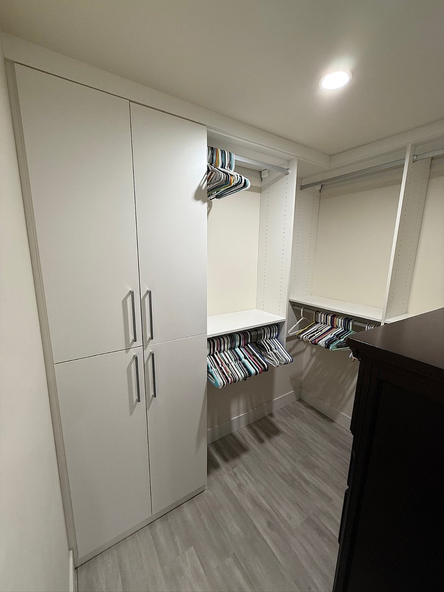 Master Bedroom walk-in closet 