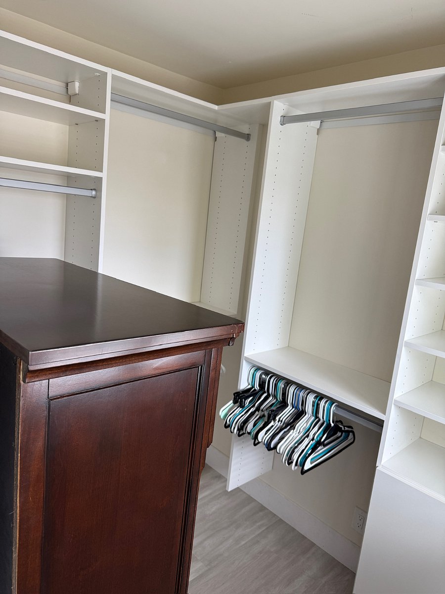 Master Bedroom Walk-in closet 