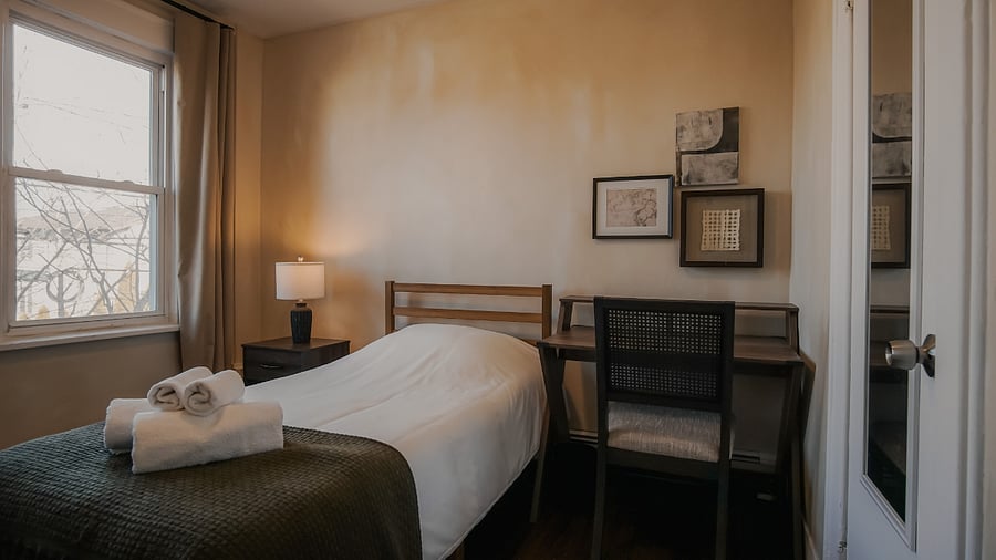 Bedroom 2 (Twin Bed)