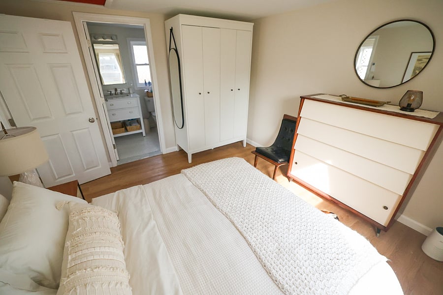 Wardrobe and chest of drawers for all your storage needs.