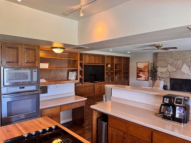 Fully equipped kitchen for all of your cooking needs. 