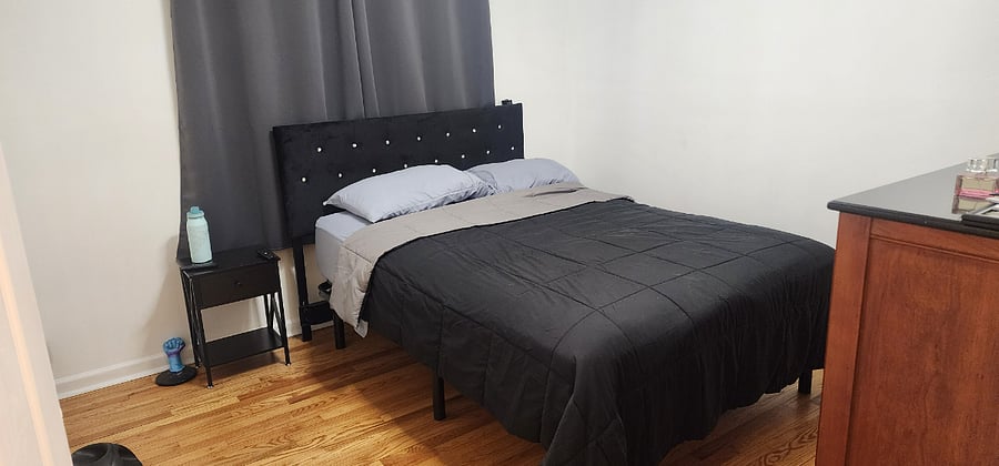 Bedroom 2 - Queen