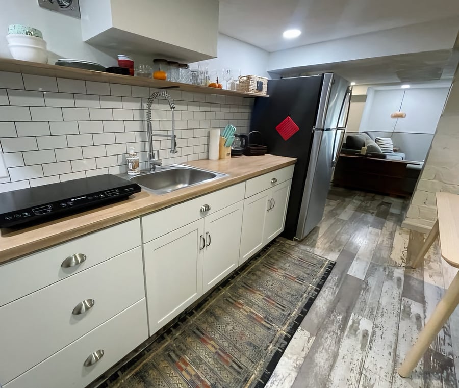 Furnished Finder property 830000_1 photo 7