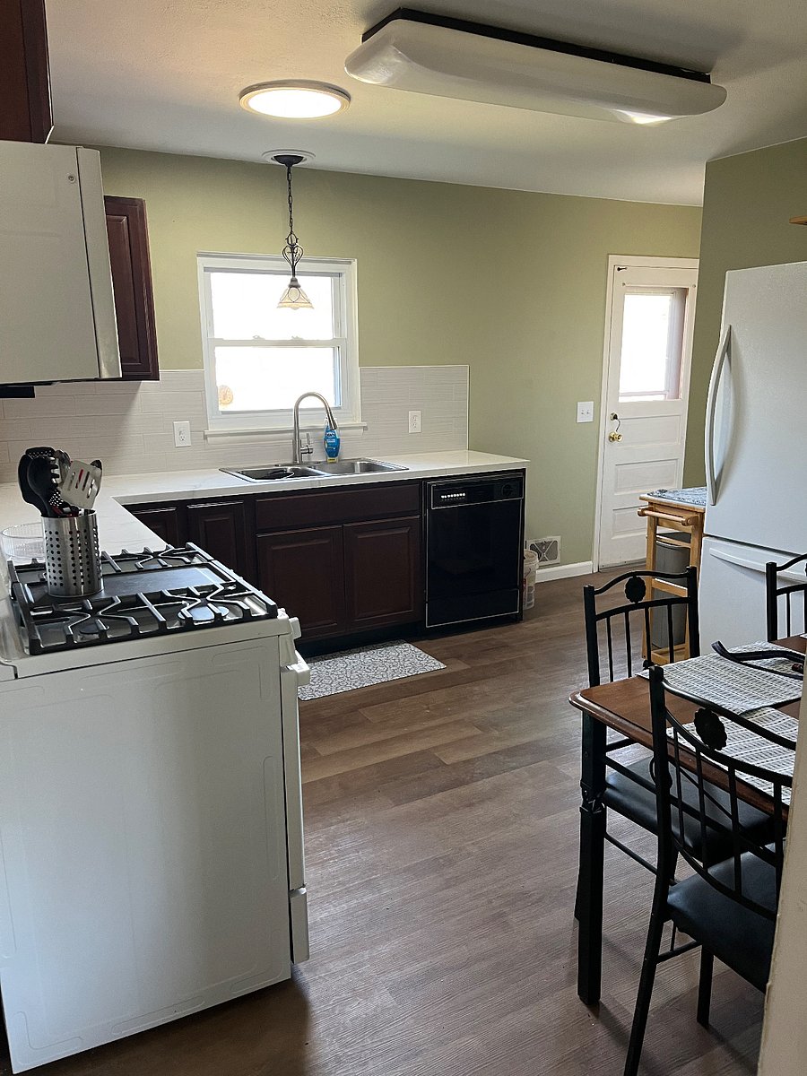 Furnished Finder property 830001_1 photo 3
