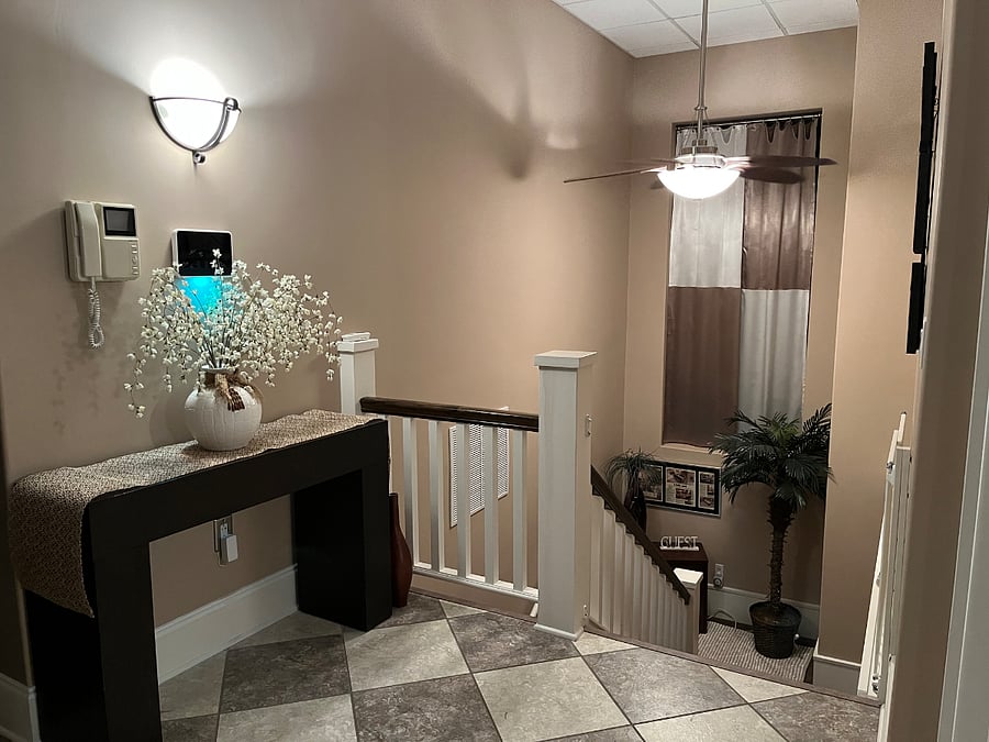 Furnished Finder property 830108_1 photo 2