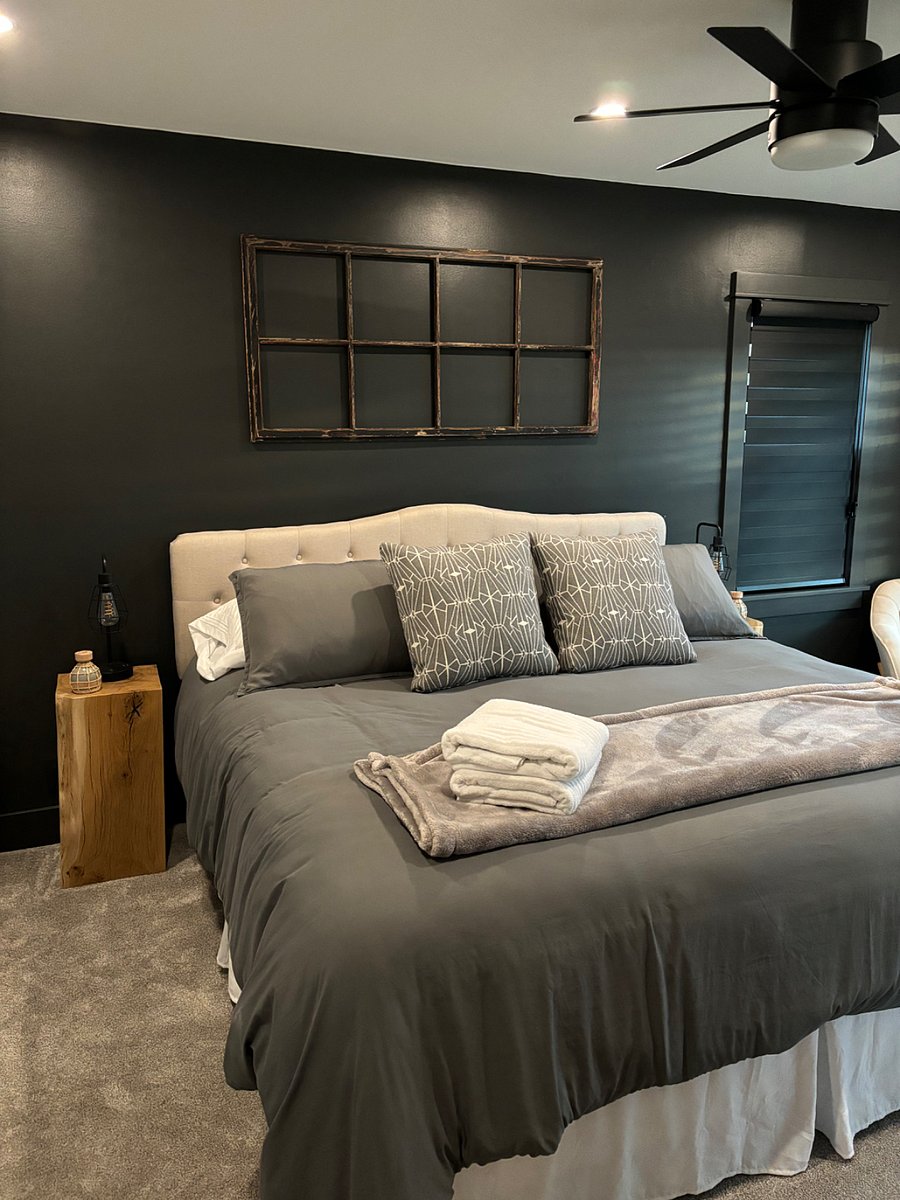 Master Bedroom (King)