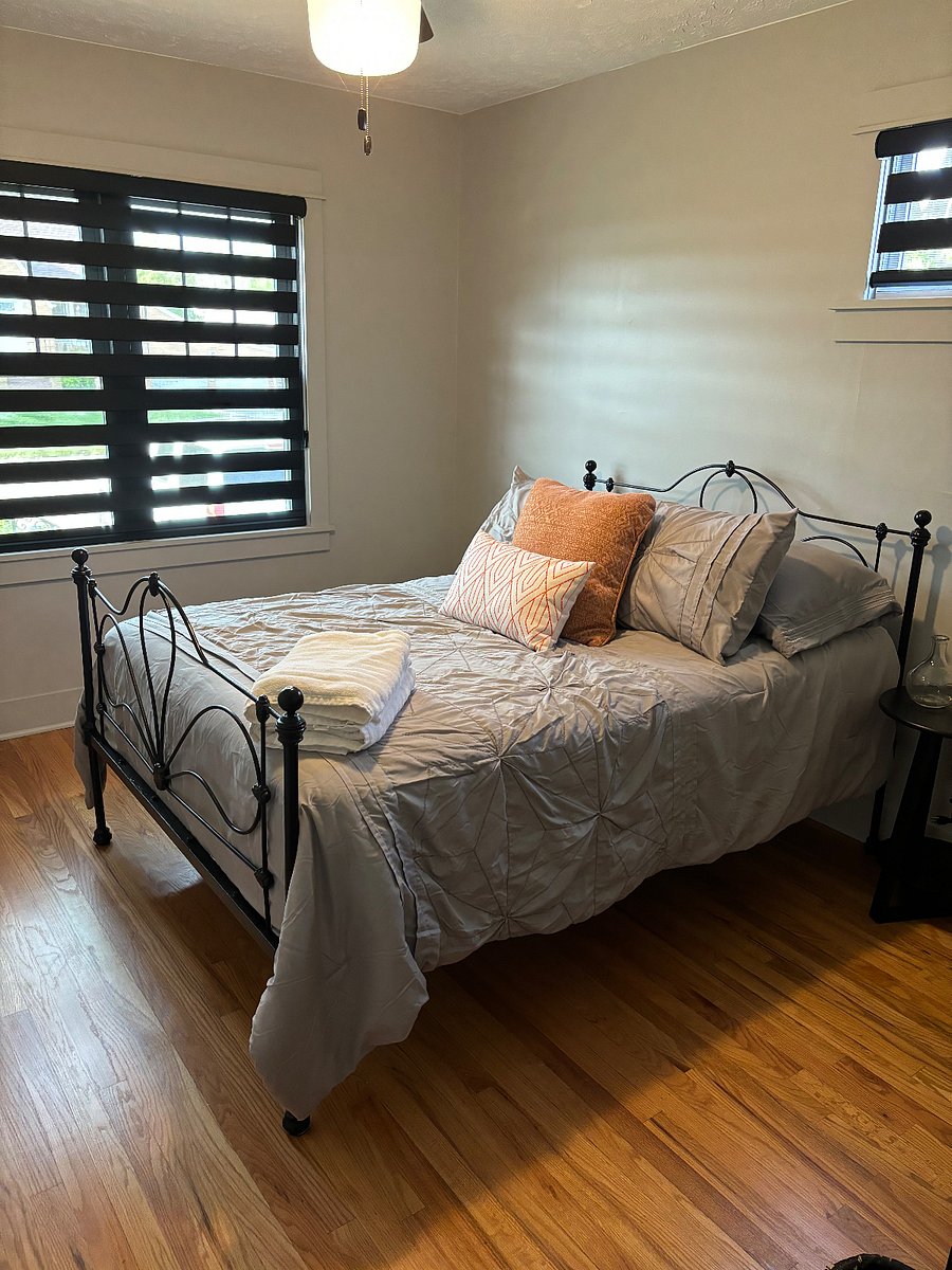 Bedroom 2 (Full)