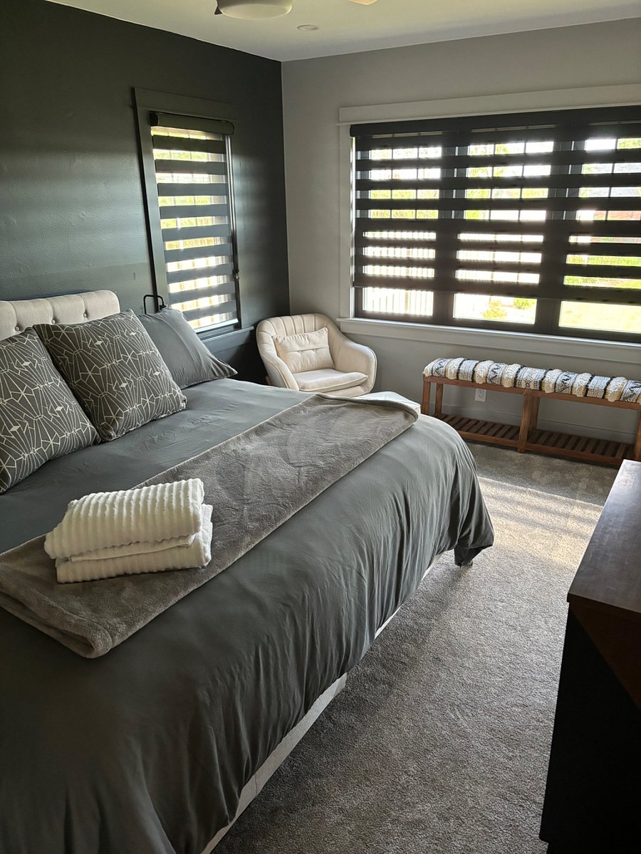 Master Bedroom (King)