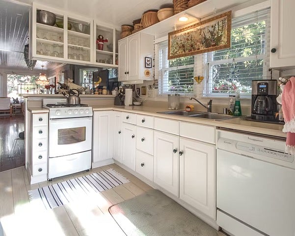 Furnished Finder property 830211_1 photo 6