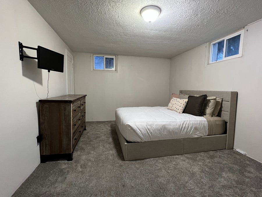 2nd bedroom