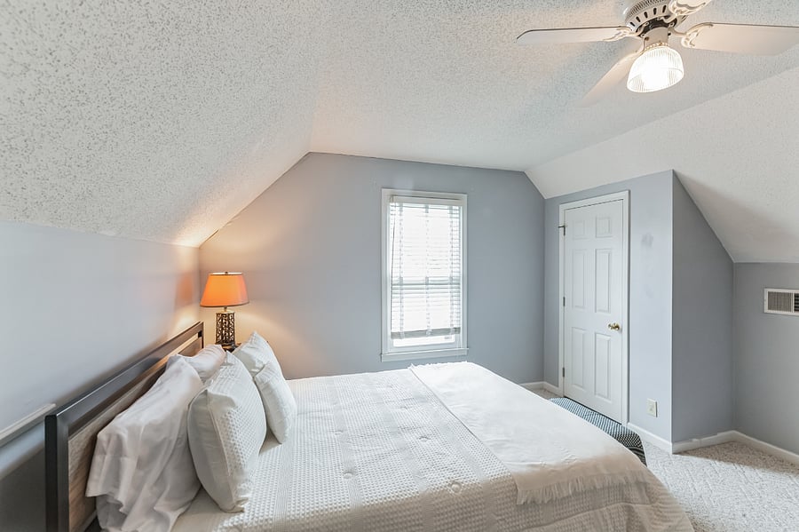 Bedroom 2 with Built in Workspace - Sleep Area