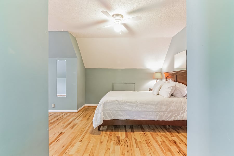 Bedroom 3 with Built in Workspace - Sleep Area
