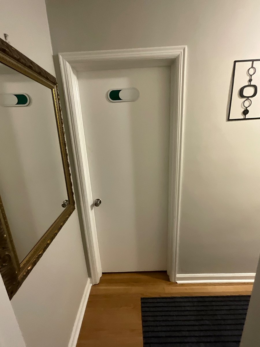 Study with occupied / empty signage for privacy