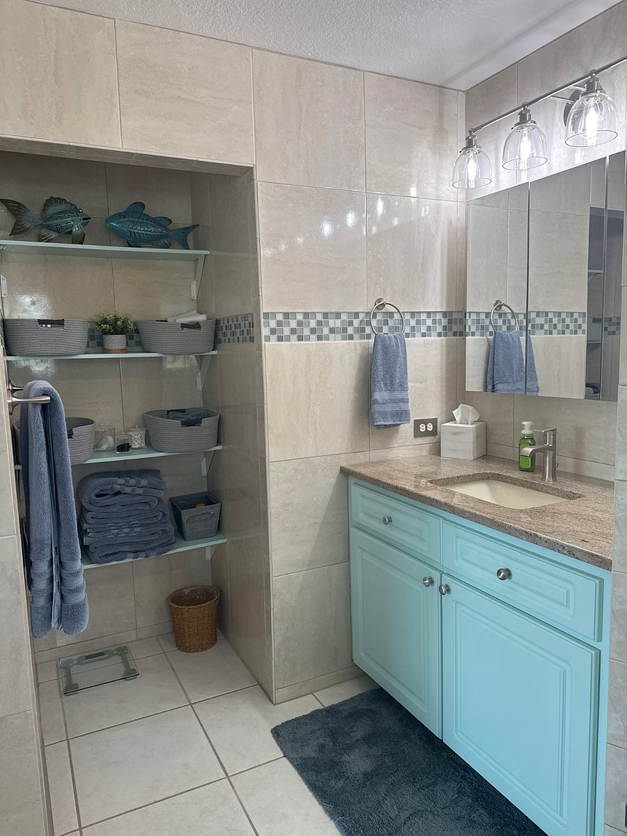 Main bathroom