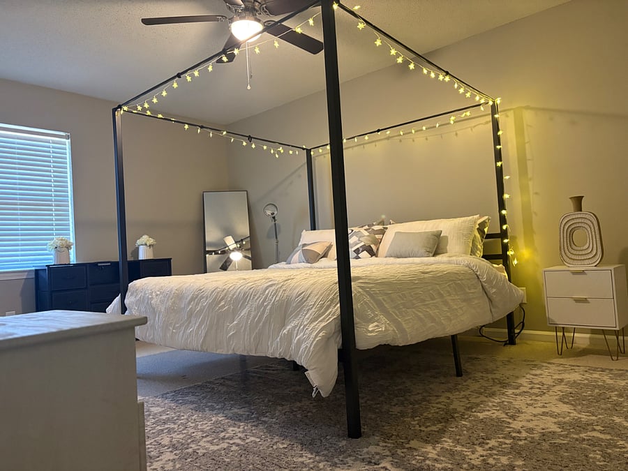 King Sized Bed Master Bedroom
