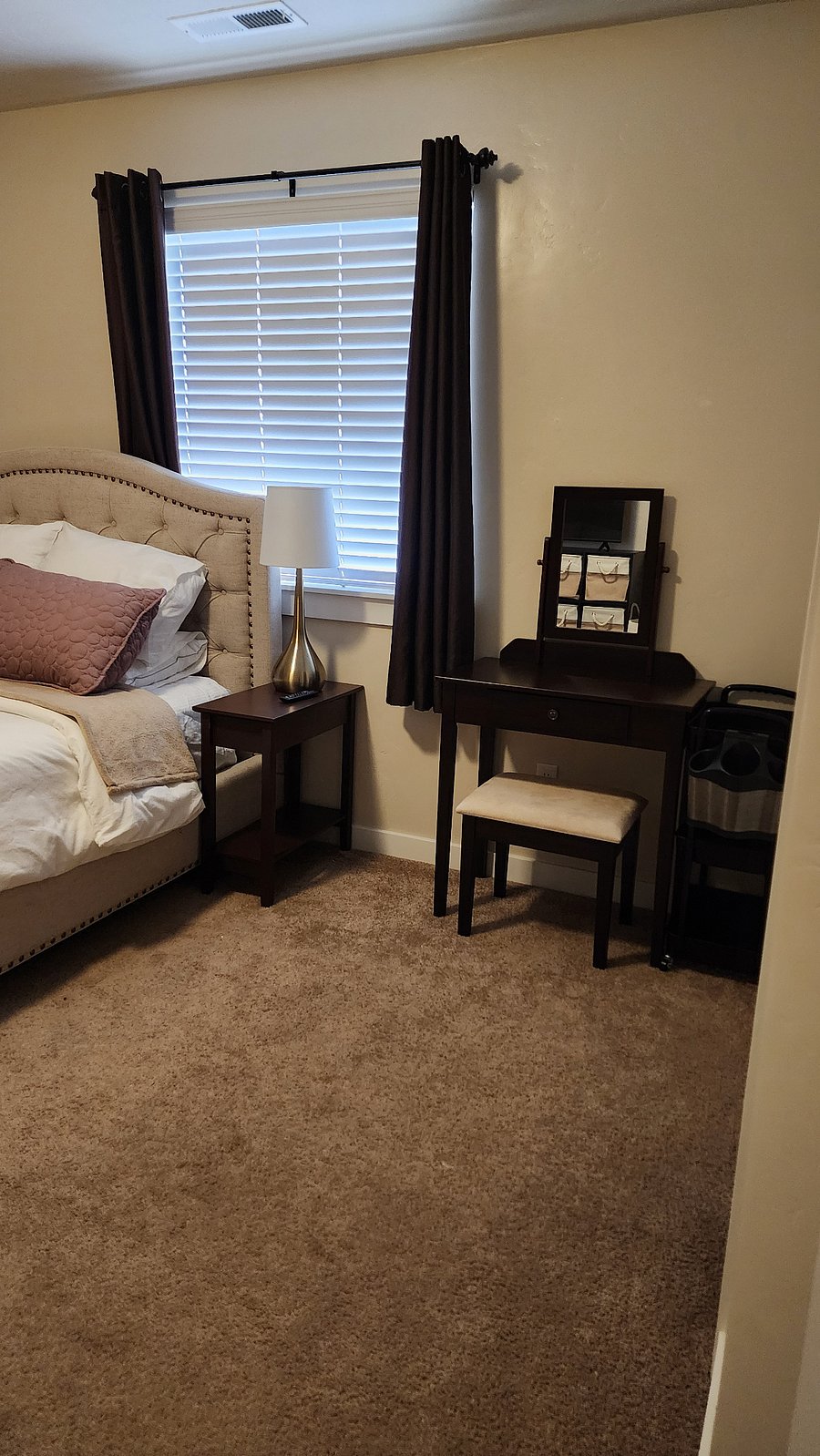 Furnished Finder property 830916_1 photo 2