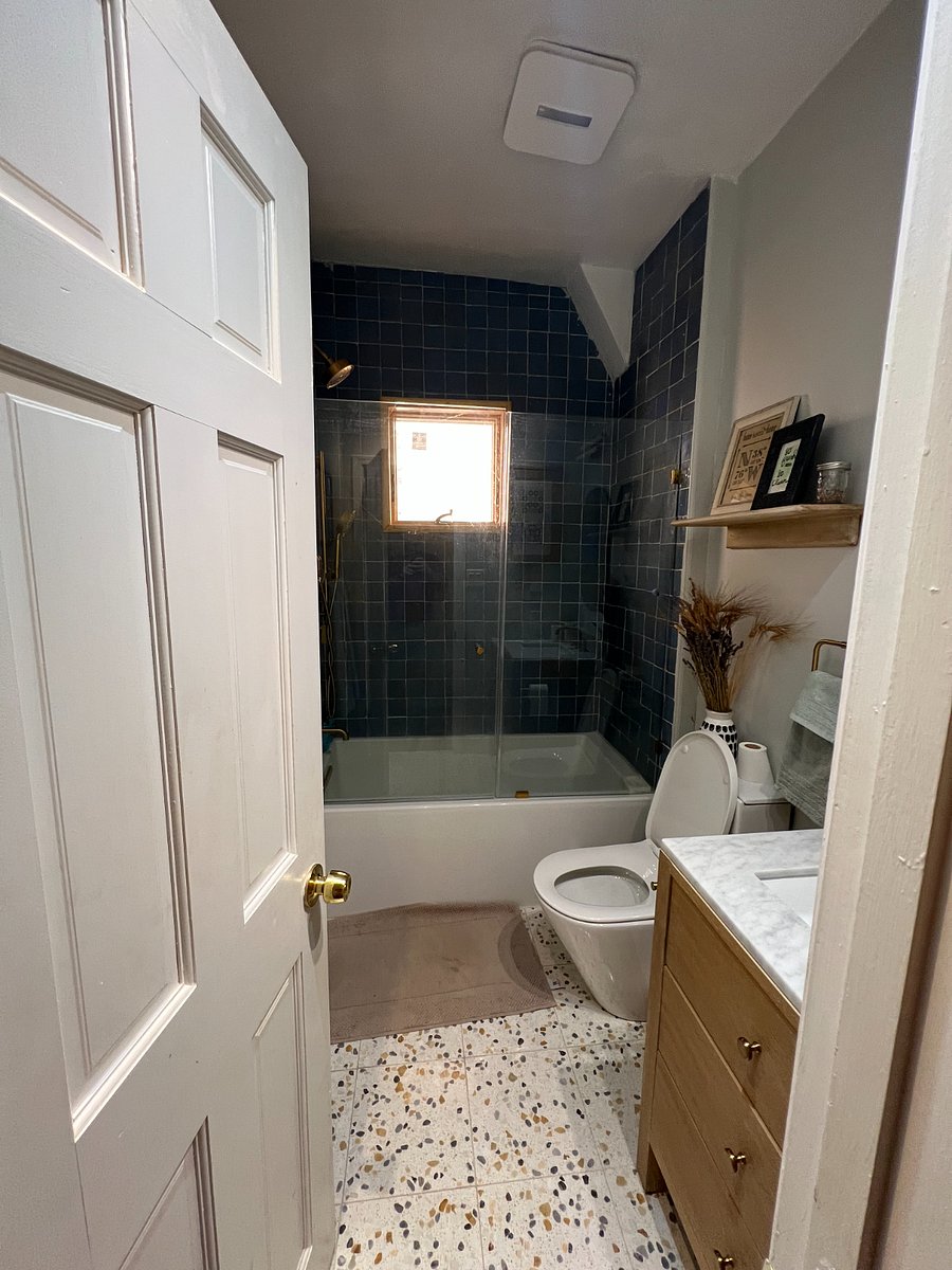 Full bathroom.