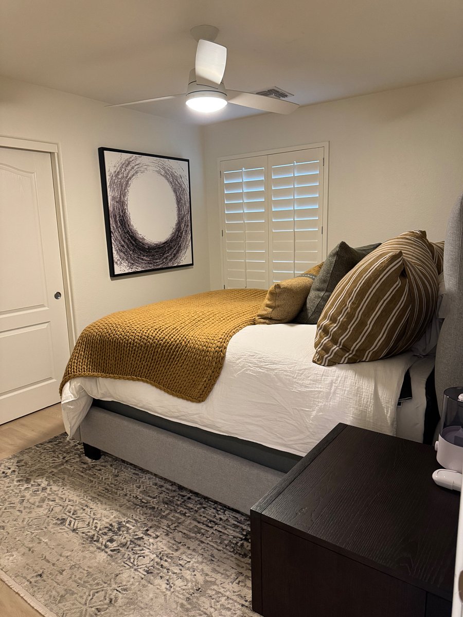 Secondary bedroom