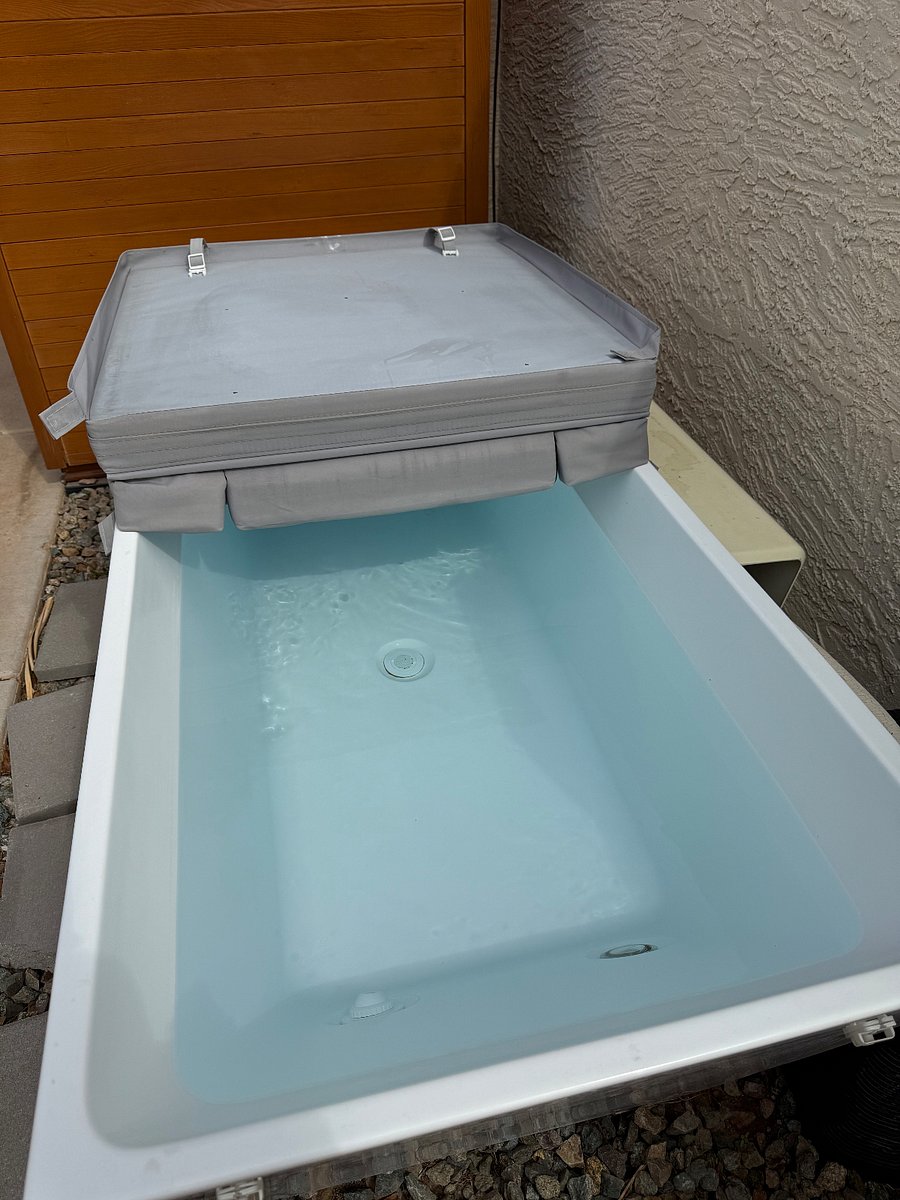 Shared cold plunge outside 