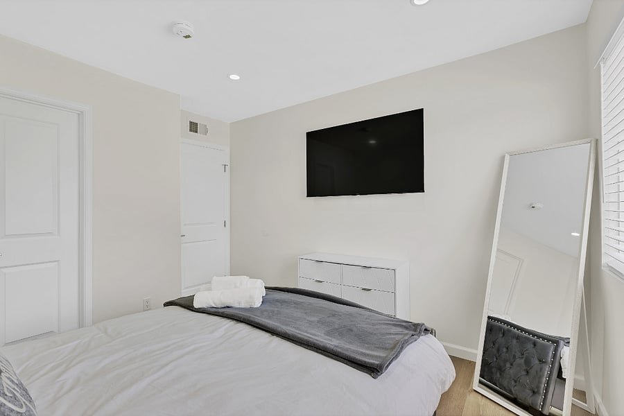 Furnished Finder property 831337_1 photo 33
