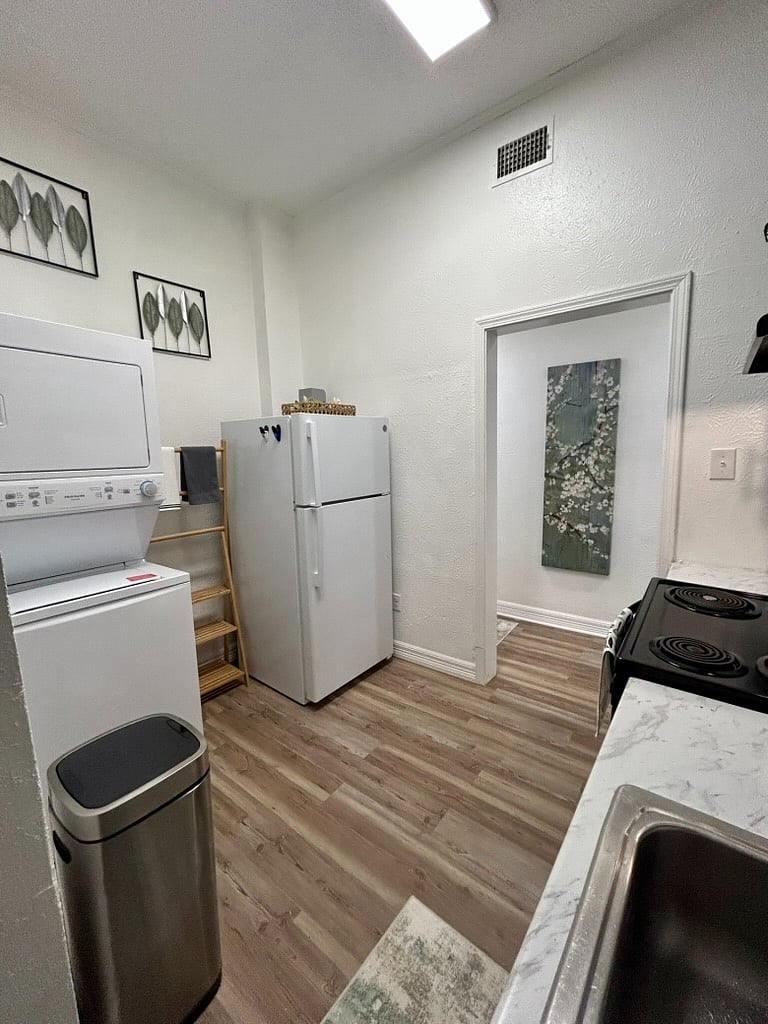 Furnished Finder property 831372_2 photo 8