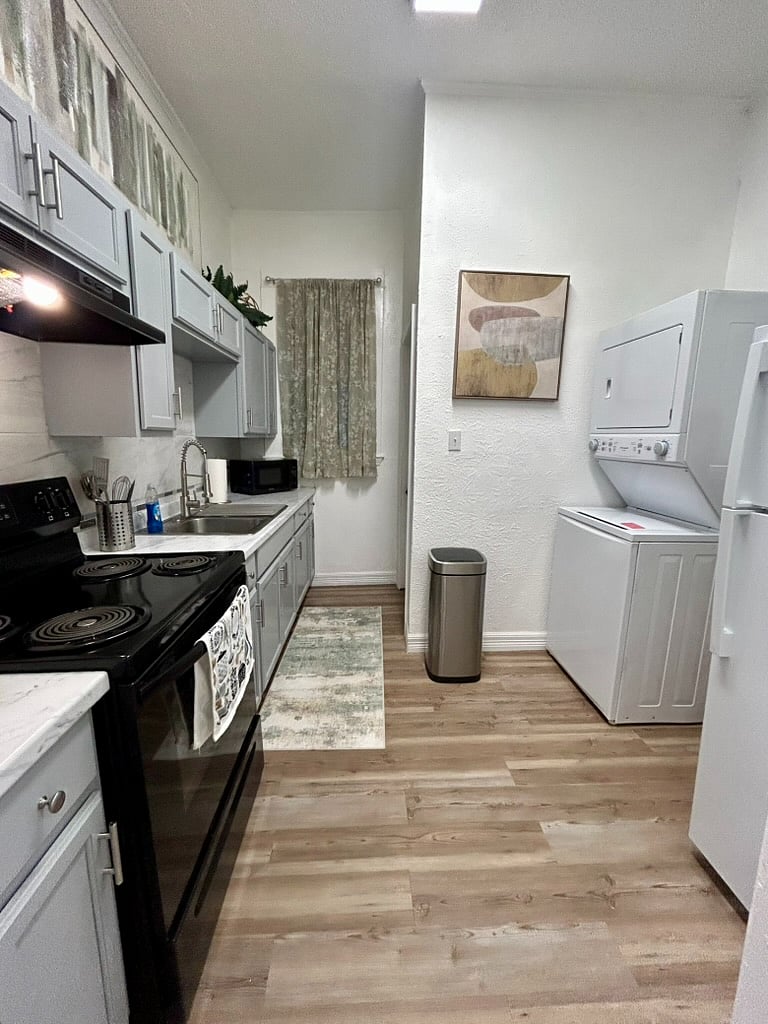 Furnished Finder property 831372_2 photo 6