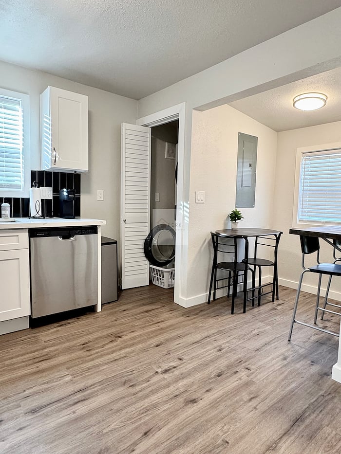 Furnished Finder property 831385_1 photo 6
