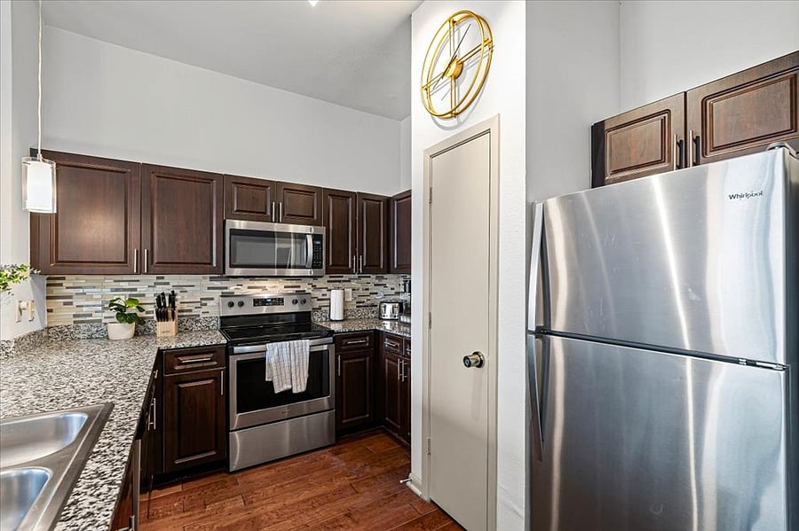 Furnished Finder property 831517_1 photo 24