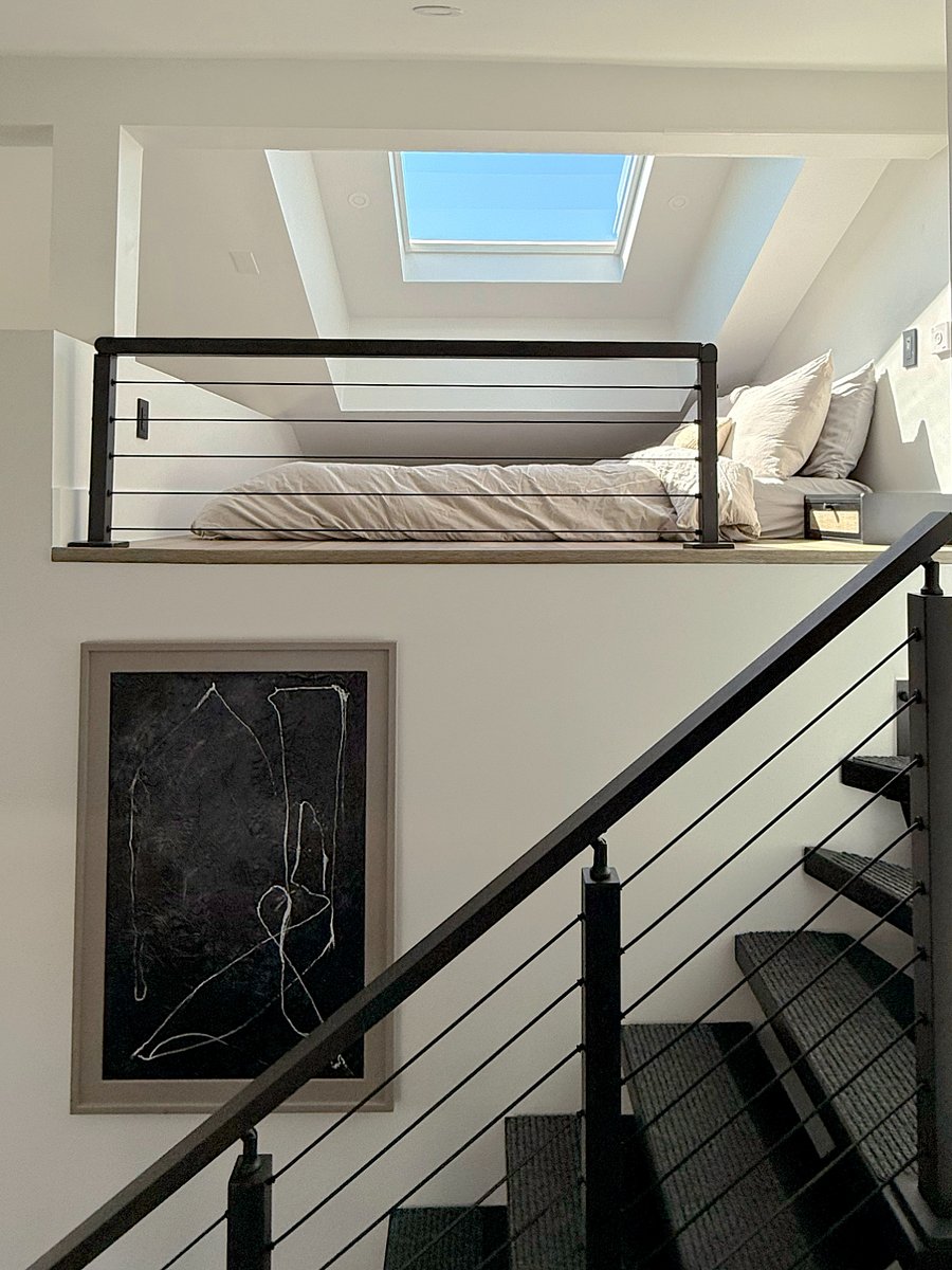Sleep under the stars in this luxurious bed loft with a skylight. You have a remote control to the electric blackout shade. (Sun rises on opposite side of house, so no direct sun will wake you up in the morning if you choose to leave it open)