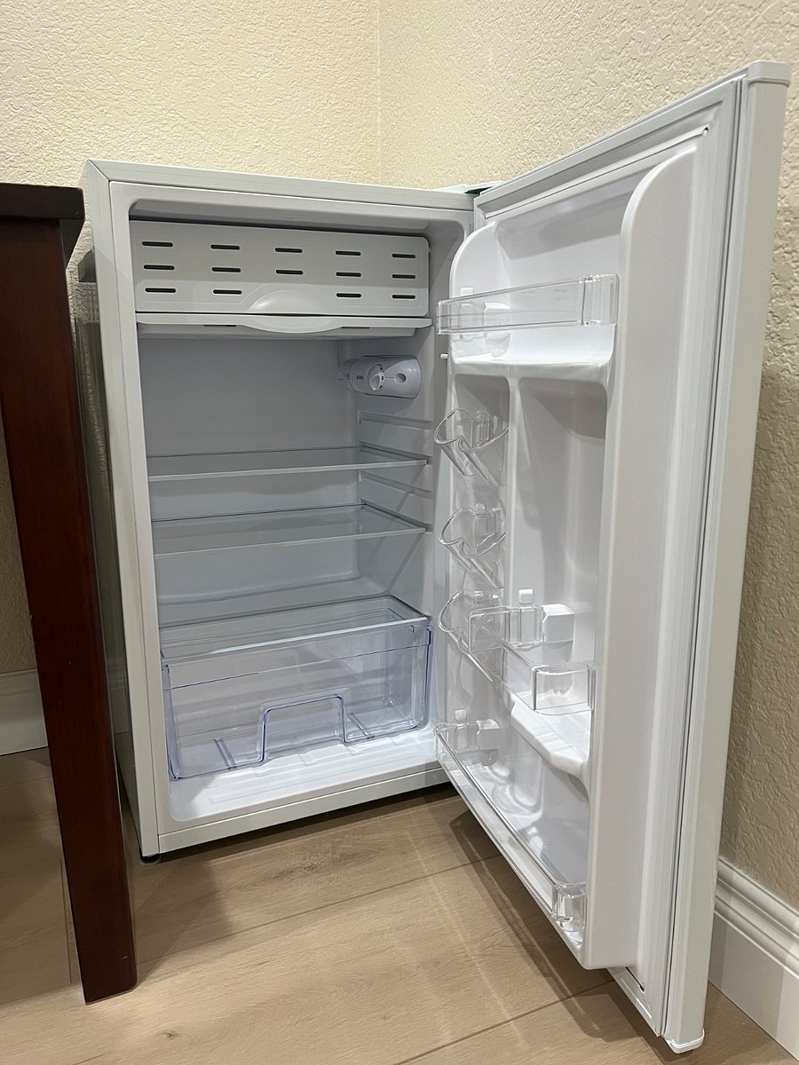 3.3 cu ft fridge with freezer compartment