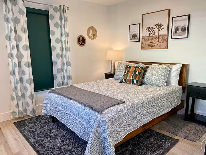 Studio apartment with Queen size bed