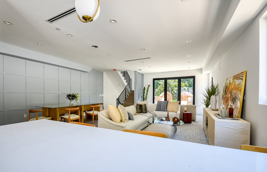 living room/kitchen