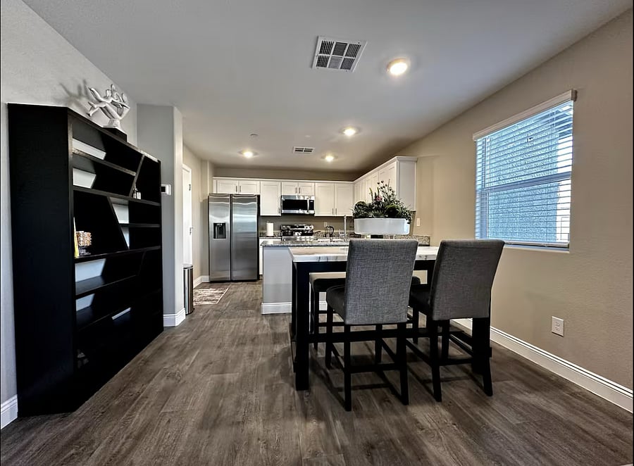 Furnished Finder property 832099_1 photo 3