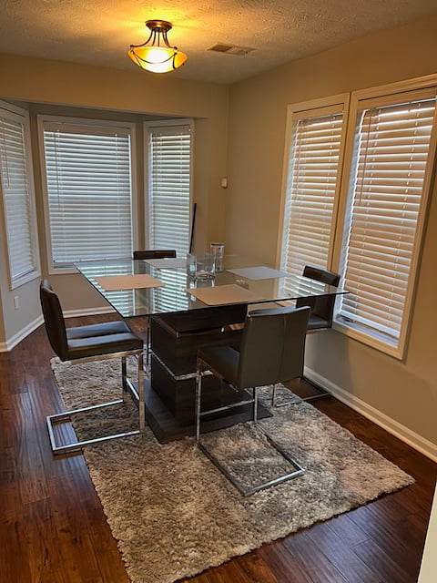 Furnished Finder property 832106_1 photo 3