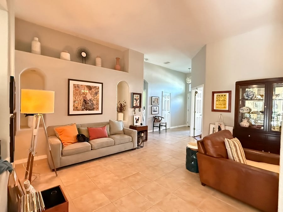 Furnished Finder property 832155_1 photo 14