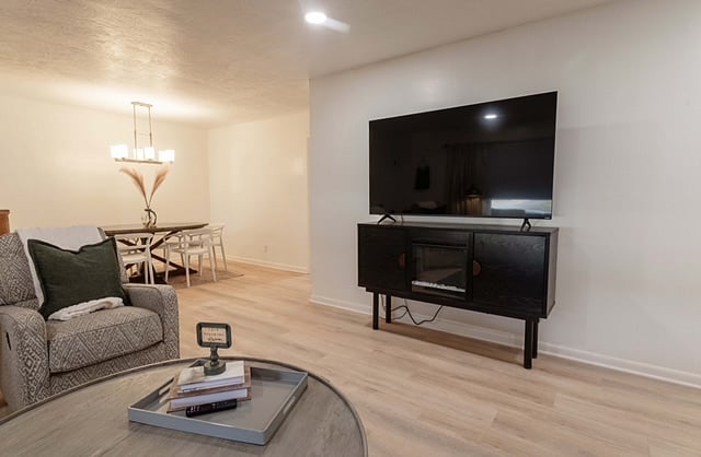 Furnished Finder property 832163_1 photo 11